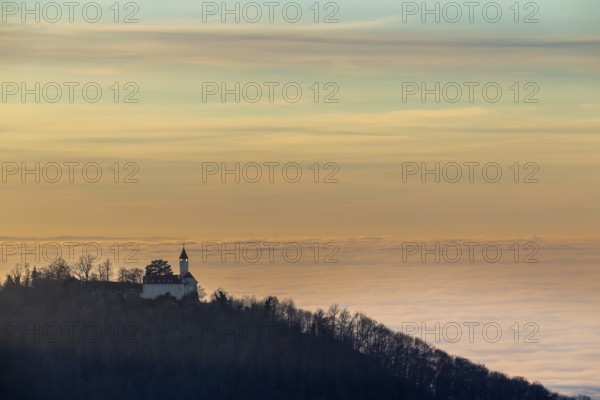 Inversion weather, fog, sunset, view from Breitenstein, Teck Castle, autumn, Ochsenwang, Swabian Jura, Baden-Württemberg, Germany