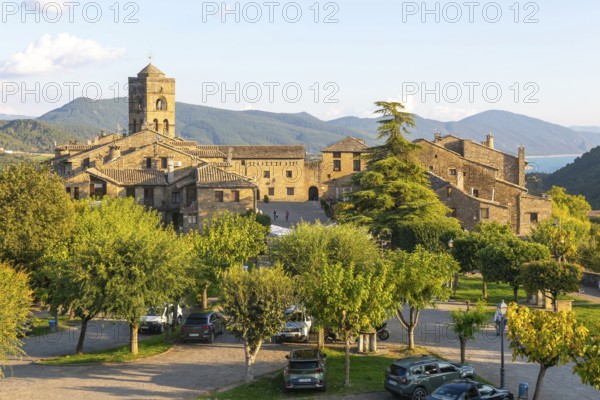 Historic buildings medieval village of Ainsa, Aínsa-Sobrarbe, Huesca province, Aragon, Spain