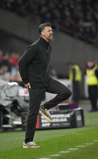 Coach coach Sandro Wagner FC Augsburg FCA gesture on the sidelines VfB Stuttgart MHPArena, MHP Arena Stuttgart, Baden-Württemberg, Germany