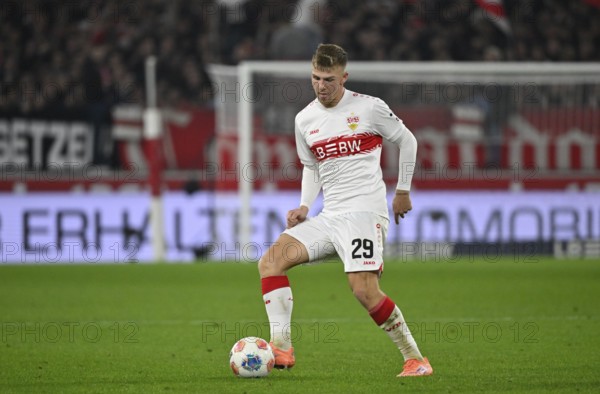 Finn Jeltsch VfB Stuttgart (29) Action on the ball MHPArena, MHP Arena Stuttgart, Baden-Württemberg, Germany
