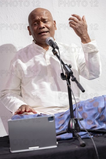 Manickam Yogeswaran, musician, Hope in Resonance, Carnatic Music and Bharatanatyam Fundrising Evening For Gaza, 08.11.2025, ITZ, intercultural dance center, Berlin, Germany