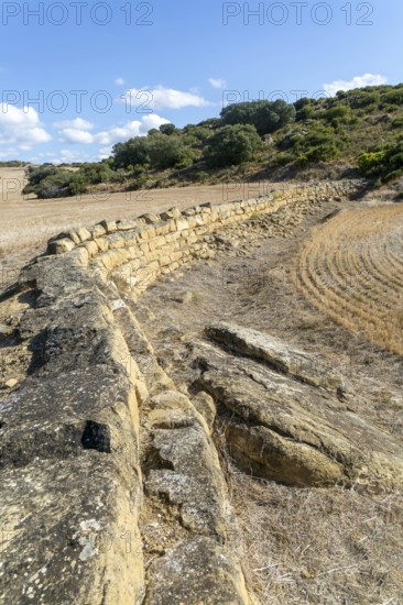 Presa de Cubalmena stone wall dam, Roman site of Los Banales, near Layana, Zaragoza province, Aragon, Spain