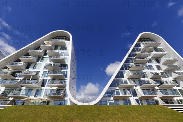 Wave-shaped residential complex Bølgen, Die Welle, architect Henning Larsen, modern architecture, Vejle Fjord, Jutland, Denmark