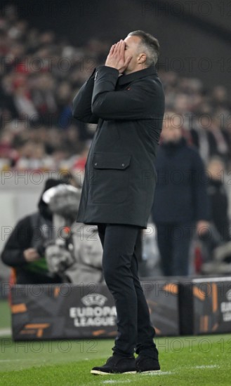 Coach coach Robin Van Persie Feyenoord Rotterdam on the sidelines gesture horrified Europa League, MHPArena, MHP Arena Stuttgart, Baden-Württemberg, Germany