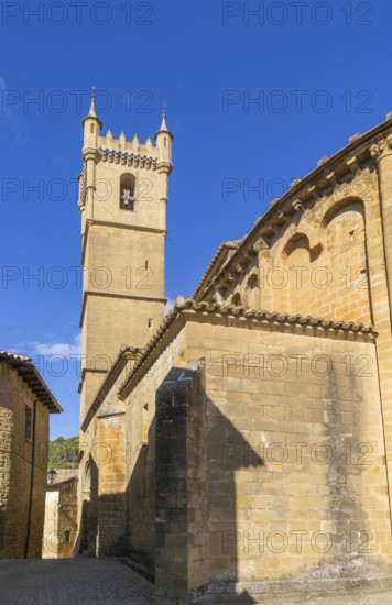 Church Iglesia San Martín de Tours, medieval village of Uncastillo, Cinco Villas, Zaragoza province, Aragon, Spain