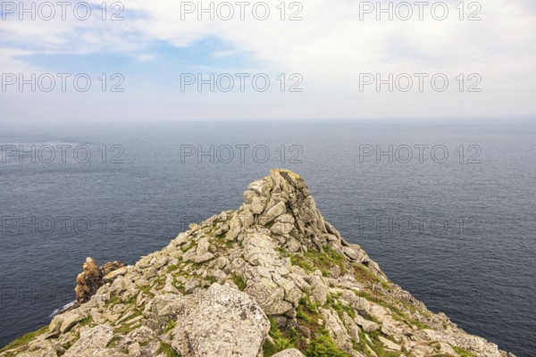 Seascape view to the horizon from a rocky peninsula at the coast, Crozon peninsula, Bretagne, France