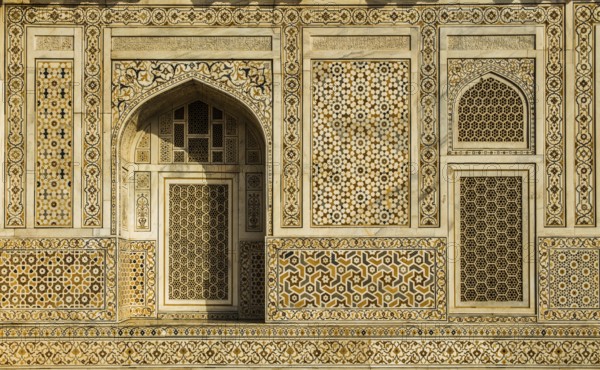 Finest marble inlays and filigree lattice windows, Itmad-ud-Daulah mausoleum, Agra, Uttar Pradesh, India