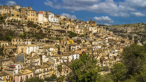 Panorama, mixture of houses, Baroque city of Ragusa, Sicily, Ragusa, Sicily, Italy