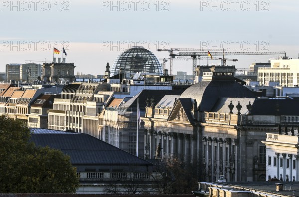 Street Unter den Linden with the State Library, Reichstag, construction cranes, Berlin, 05.11.2025, Berlin, Berlin, Germany