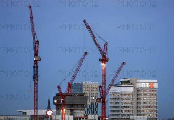 Cranes at Alexanderplatz, Berlin, 05.11.2025, Berlin, Berlin, Germany