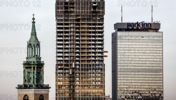 St. Mary's Church, The Berlinian skyscraper construction site, Hotel Park Inn am Alexanderplatz, Berlin, 05.11.2025, Berlin, Berlin, Germany