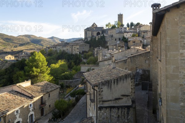 View over rooftops medieval hilltop village, Sos del Rey Católico, Cinco Villas district, Zaragoza province, Aragon, Spain