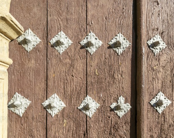 Detail of wooden door, Iglesia de San Esteban, Sos del Rey Católico, Cinco Villas Zaragoza province, Aragon, Spain