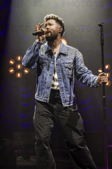 Calum Scott live on The Avenoir Tour at Berlin's Tempodrom on 04.11.2025