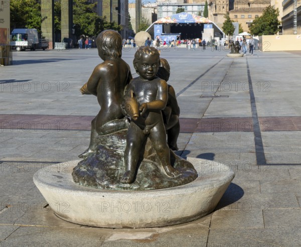 Niños con Peces Children with Fish bronze sculpture fountain, Plaza del Pilar, Zaragoza, Aragon, Spain, Europe by Francisco Rallo Lahoz 1979