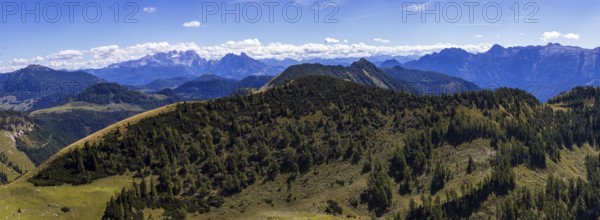 View from Hoher Zinken with Großes Radl and Dachstein, Postalm, Osterhorn Group, Salzkammergut, Province of Salzburg, Austria
