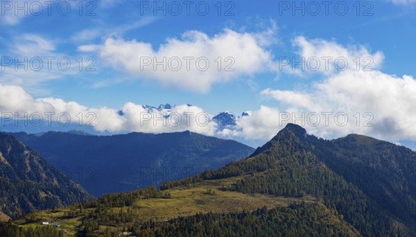 View from Hoher First to Hochwieskopf and Dachstein, Osterhorn Group, Salzkammergut, Province of Salzburg, Austria