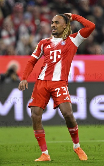 Sacha Böy FC Bayern Munich FCB (23) Disappointment disappointed after missed goal opportunity gesture Allianz Arena, Munich, Bayern, Germany