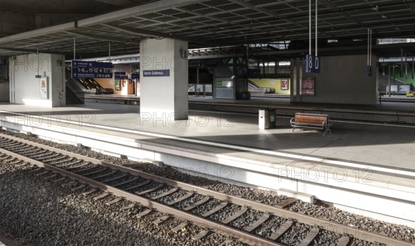Empty platform at Berlin Südkreuz station, 31.10.2025. There are no ICE trains stopping at Südkreuz station as the station is closed to long-distance and regional traffic due to construction as part of the Dresden Railway, Berlin, Germany