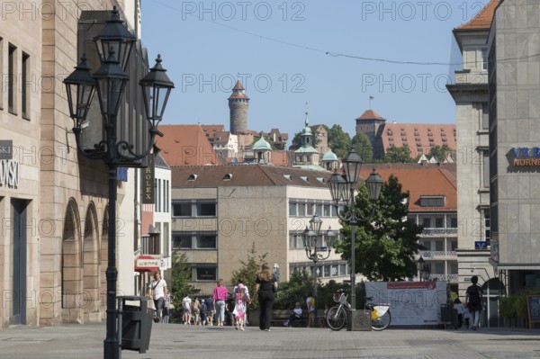 Pedestrian zone, Königstraße, Nuremberg Castle in the back, Kaiserburg, Old Town, Nuremberg, Middle Franconia, Franconia, Bavaria, Germany