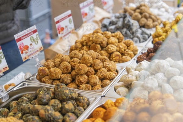 Various vegetarian foods beautifully presented at a market stand, Streuobstmarkt, Sindelfingen, Böblingen district, Germany