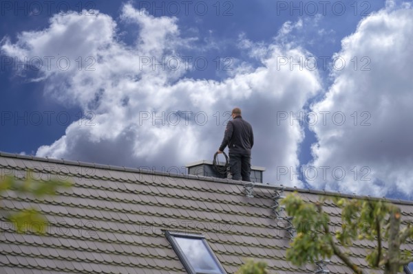 Chimney sweeper, stone sweep on the roof, Darß, Mecklenburg-Western Pomerania, Germany
