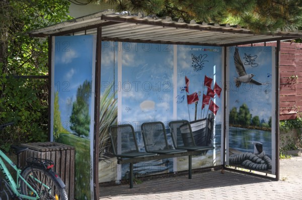 Bus stop painted with a Baltic Sea motif, Wieck a. Darß, Baltic Sea, Mecklenburg-Western Pomerania, Germany