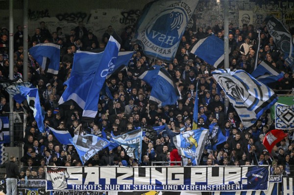 Fan block, fans, fan curve, flags, atmosphere, atmospheric Hamburger SV HSV, transparent STATUTE PUR JERSEY ONLY IN CLUB COLORS DFB-Pokal, Voith-Arena, Heidenheim, Baden-Württemberg, Germany