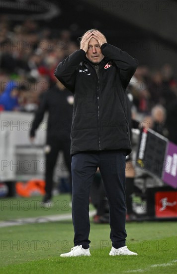Coach coach Bo Henriksen 1. FSV Mainz 05 Disappointment disappointed after missed goal opportunity gesture MHPArena, MHP Arena Stuttgart, Baden-Württemberg, Germany