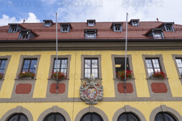 Facade with city coat of arms, town hall, market square, Deutsche Korbstadt, Lichtenfels, Upper Franconia, Franconia, Bavaria, Germany