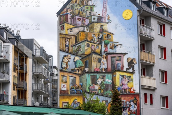 Residential buildings in Düsseldorf-Bilk, Merowingerstraße, mural entitled Wirtschaftswunder, since 2007, artists: Kübra Sirinyurt, Jann Wienenkamp, Klaus Klinger, Farbfieber v. North Rhine-Westphalia