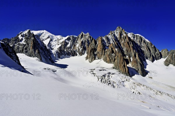 View of the mountains from the Télécabine Panorama Railway, La Tour Ronde, Mont Blanc, Mont Maudit, Le Mont Blanc du Tacul, in the foreground the glacier du Géant, Chamonix-Mont-Blanc, Haute-Savoie, France