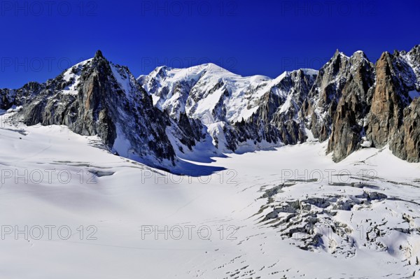 View of the mountains from the Télécabine Panorama Railway, La Tour Ronde, Mont Blanc, Mont Maudit, Le Mont Blanc du Tacul, in the foreground the glacier du Géant, Chamonix-Mont-Blanc, Haute-Savoie, France