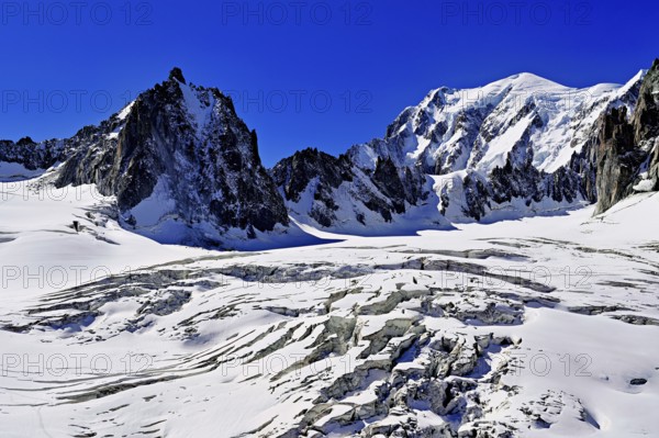 View of the mountains from the Télécabine Panorama Railway, La Tour Ronde, Mont Blanc, in the foreground the glacier du Géant, Chamonix-Mont-Blanc, Haute-Savoie, France