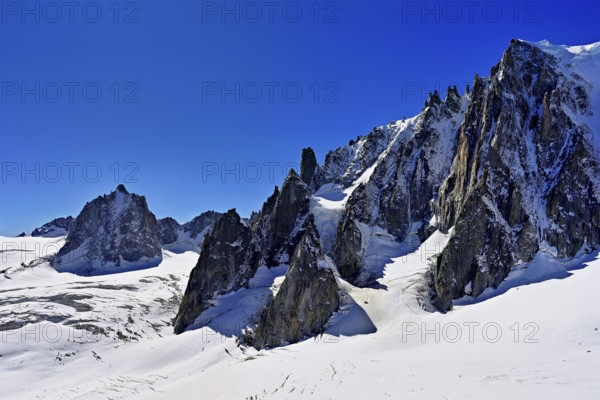 View from the Télécabine Panorama Railway of the Mont Blanc du Tacul mountain, in the foreground the glacier du Géant, Chamonix-Mont-Blanc, Haute-Savoie, France