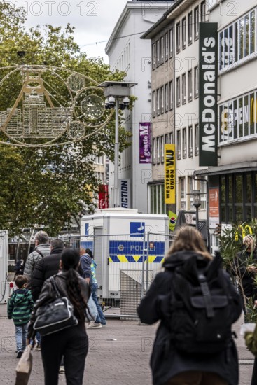 Police video surveillance at the Porsche pulpit, in front of the market church in downtown Essen, mobile monitoring system, crime focus, drug scene, images are transmitted in real time to the police control center, time-limited attempt to make the city safer and deter criminals, North Rhine-Westphalia, Germany
