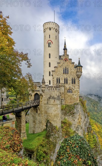 Lichtenstein Castle, also known as Württemberg's fairytale castle, built in the style of historicism, Lichtenstein, Swabian Jura, Baden-Württemberg, Germany