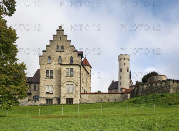 Lichtenstein Castle, also known as Württemberg's fairytale castle, built in the style of historicism, Lichtenstein, Swabian Jura, Baden-Württemberg, Germany