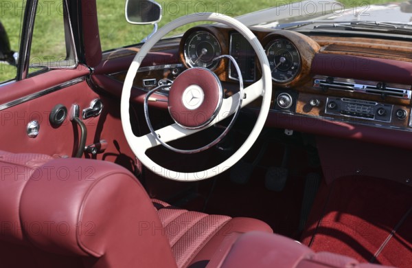 Vintage car, Mercedes Benz W 198 steering wheel