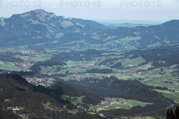 View of the Iller valley, behind Grünten, Oberallgäu, Allgäu, Bavaria, Germany