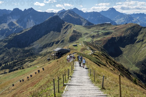 Way to the Fellhorn summit, Fellhorn cable car summit station and mountains of the Allgäu Alps, Oberstdorf, Oberallgäu, Allgäu, Bavaria, Germany