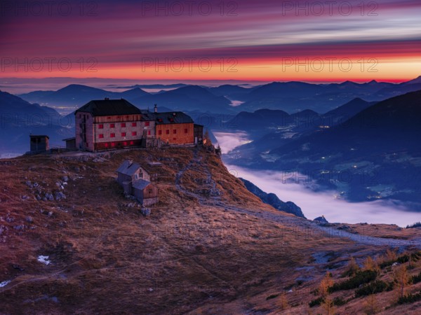 Watzmannhaus at dawn, fog in the valley, Berchtesgaden National Park, Schönau am Königssee, Berchtesgadener Land, Upper Bavaria, Bavaria, Germany