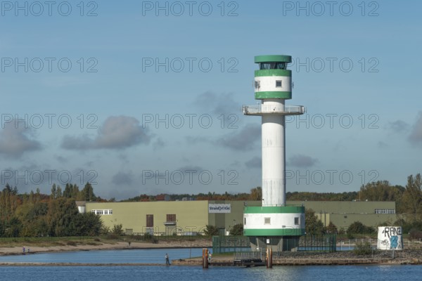 Green-white lighthouse Friedrichsort, Kiel Fjord, Kiel, shipping, tower, architecture, tourist attraction, orientation, navigation, Kiel beach town, economy, industry, blue sky, Schleswig-Holstein, Germany