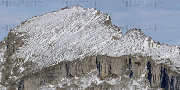 Mountain panorama from Walmendinger Horn, 1990m, to the Hohe Ifen covered by the first snow in autumn, 2230m, Kleinwalsertal, Vorarlberg, Allgäu Alps, Austria