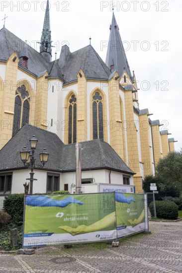 The St. Lawrence Church, mobile heating system, mobile heating from the Ahrtal-Werke, for the church, following the flood in the Ahr Valley from July 202, Ahrweiler, Rhineland-Palatinate