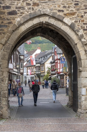 The old town of Ahrweiler, arch of the Ahrtor, city gate, city wall, Ahrhutstraße, renovated, restored, partly rebuilt after the flood in the Ahr Valley in July 2021, Rhineland-Palatinate