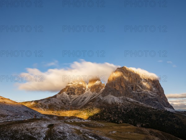 View from the Sella Pass to the Sassolungo Group, Val Gardena, Val Gardena, Dolomites, Trentino, South Tyrol, Italy