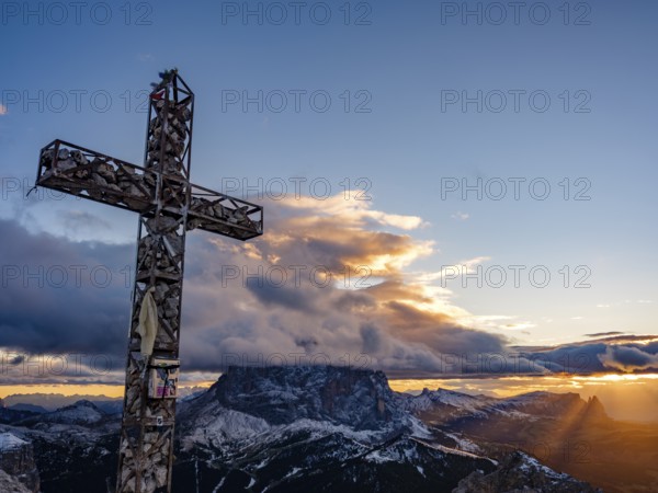 Gran Cir summit cross, Große Cirspitze at dusk, Langkofel and Schlern behind, Dolomites, Trentino, South Tyrol, Italy