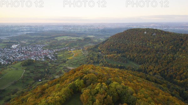 Indian summer on the Albtrauf with a view of Beuren, the Voralb area as far as Stuttgart