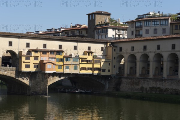 Ponte Vecchio, one of Italy's most famous bridges, Arno River, Florence, Tuscany, Italy